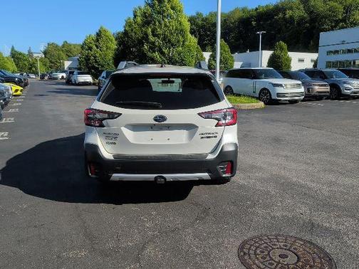 Crystal White Pearl 2020 Subaru Outback Touring XT