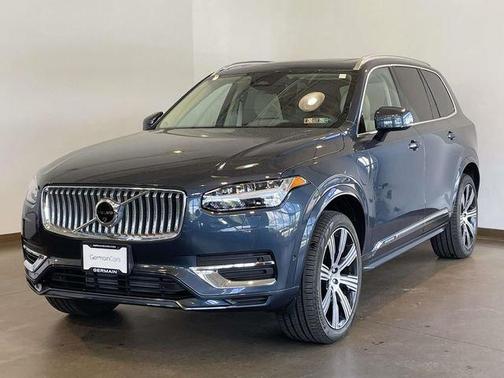Denim Blue Metallic 2024 Volvo XC90 Recharge Plug-In Hybrid T8 Ultimate 6-Seater