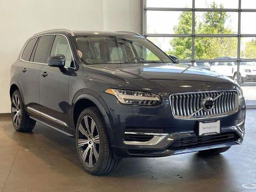 Denim Blue Metallic 2024 Volvo XC90 Recharge Plug-In Hybrid T8 Ultimate 6-Seater