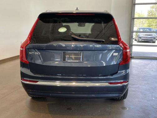 Denim Blue Metallic 2024 Volvo XC90 Recharge Plug-In Hybrid T8 Ultimate 6-Seater