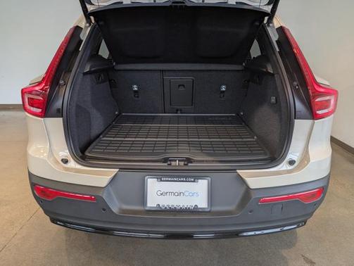 2026 Volvo XC40 B5 Ultra