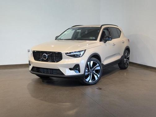 2026 Volvo XC40 B5 Ultra