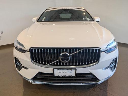 2023 Volvo XC60 B5 Plus Bright Theme