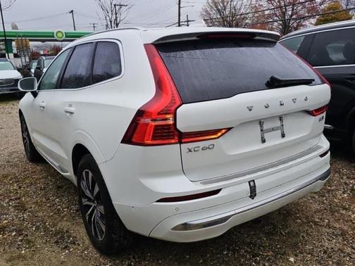 2023 Volvo XC60 B5 Plus Bright Theme