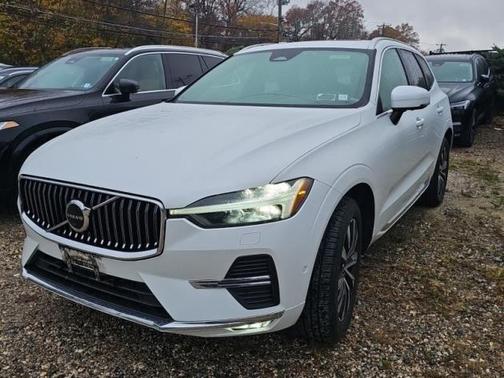 2023 Volvo XC60 B5 Plus Bright Theme