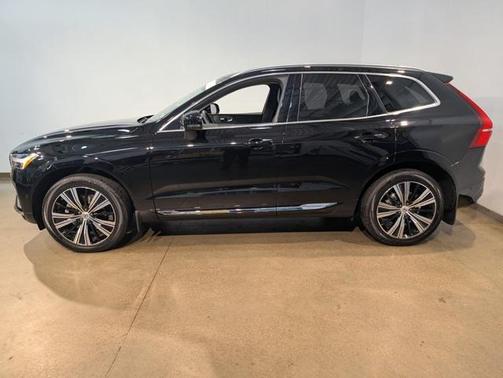 2023 Volvo XC60 B5 Ultimate Bright Theme
