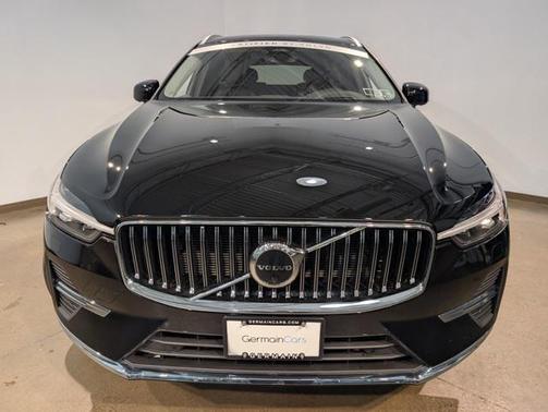 2023 Volvo XC60 B5 Ultimate Bright Theme