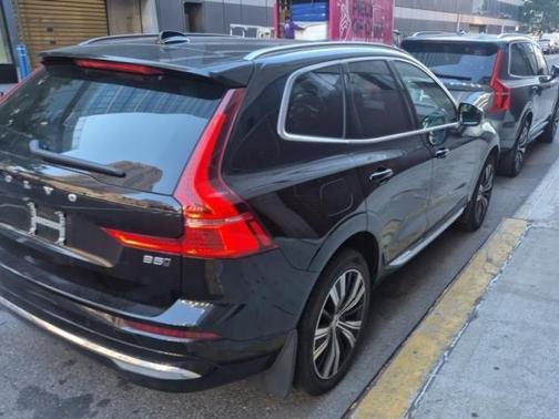 2023 Volvo XC60 B5 Ultimate Bright Theme