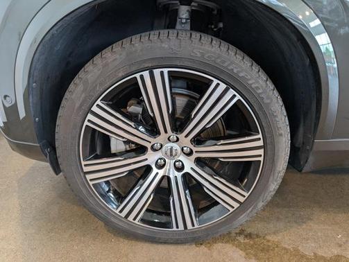 2022 Volvo XC90 Recharge Plug-In Hybrid T8 Inscription 6 Passenger