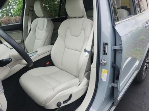 2024 Volvo XC90 B5 Core Bright Theme
