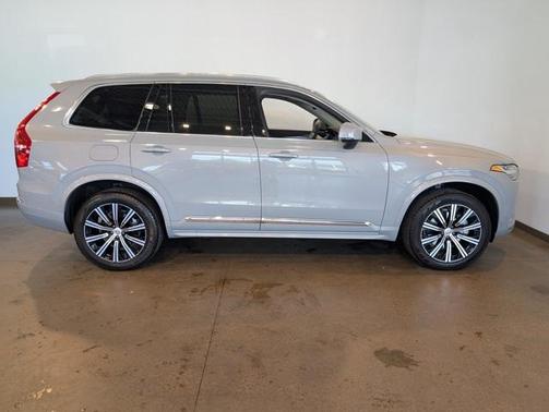 2024 Volvo XC90 B5 Core Bright Theme