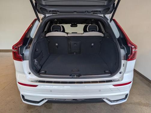 2026 Volvo XC60 Plug-In Hybrid T8 Plus