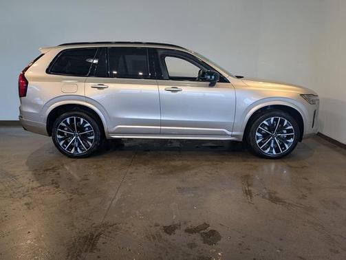 2026 Volvo XC90 B6 Ultra Dark Theme 7-Seater