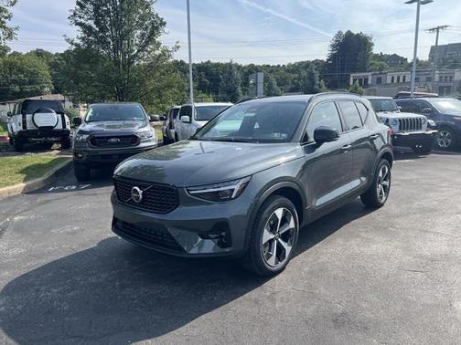 2026 Volvo XC40 B5 Plus