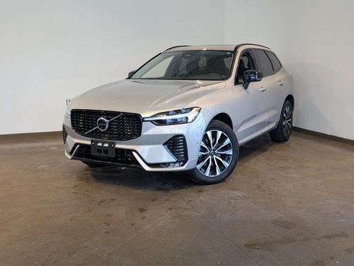 2023 Volvo XC60 B5 Plus Dark Theme
