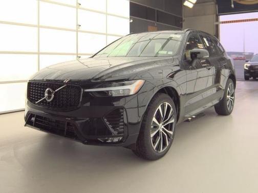 2025 Volvo XC60 B5 Plus