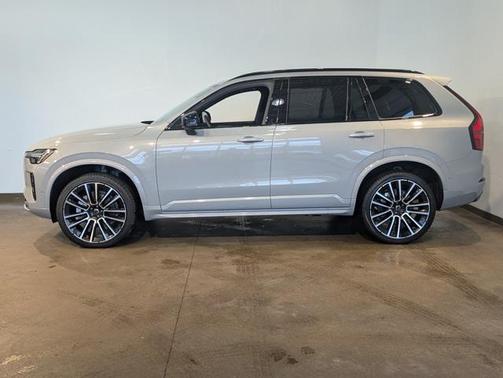 2026 Volvo XC90 B6 Ultra Dark Theme 7-Seater