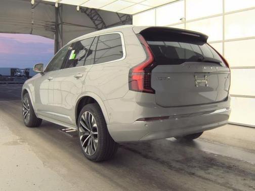 2025 Volvo XC90 B6 Plus 7-Seater