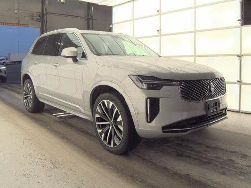 2025 Volvo XC90 B6 Plus 7-Seater