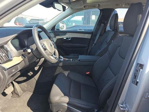 2025 Volvo XC90 B6 Plus 7-Seater