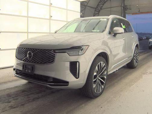 2025 Volvo XC90 B6 Plus 7-Seater