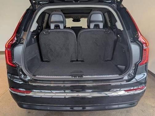 Onyx Black Metallic 2026 Volvo XC90 B6 Plus 7-Seater