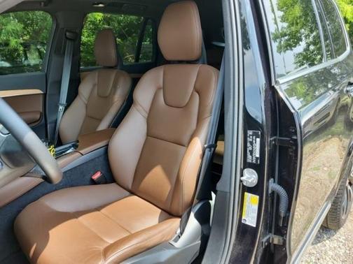 2024 Volvo XC90 B5 Plus Bright Theme
