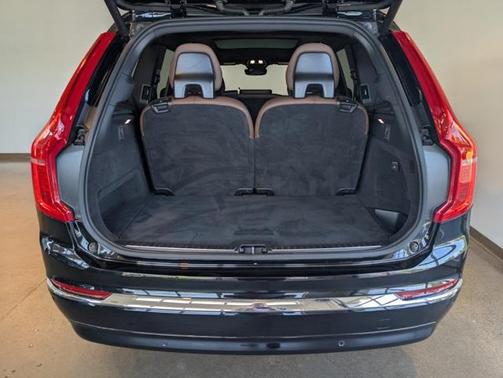 2024 Volvo XC90 B5 Plus Bright Theme