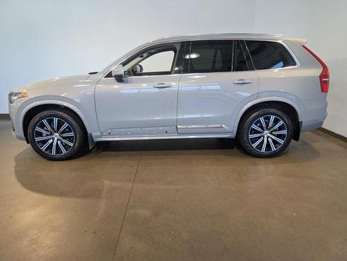 2024 Volvo XC90 B6 Plus Bright Theme 6-Seater