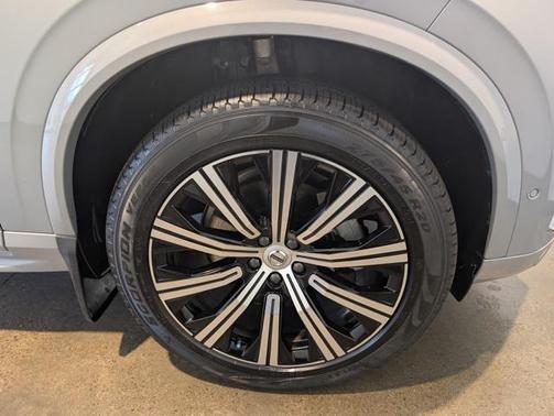 2024 Volvo XC90 B6 Plus Bright Theme 6-Seater