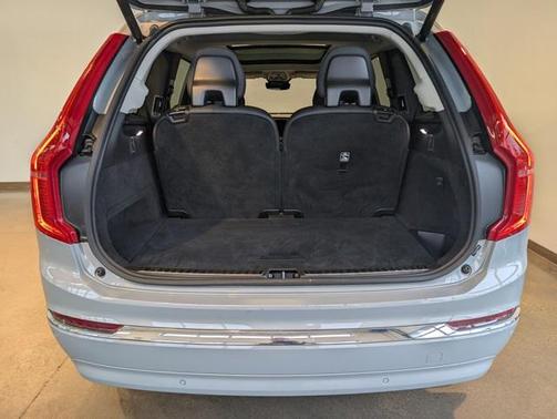 2024 Volvo XC90 B6 Plus Bright Theme 6-Seater