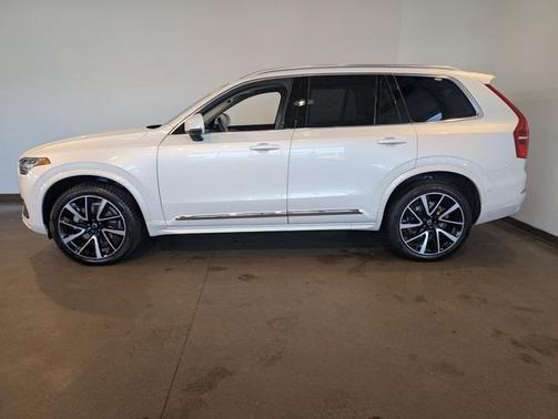 2024 Volvo XC90 B6 Ultimate Bright Theme 6-Seater