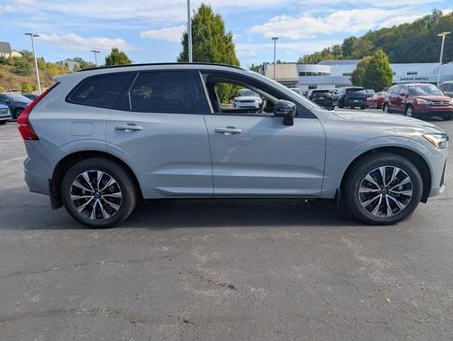 2025 Volvo XC60 B5 Core
