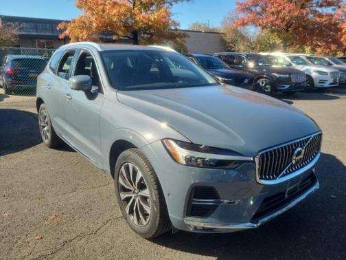 2023 Volvo XC60 B5 Plus Bright Theme