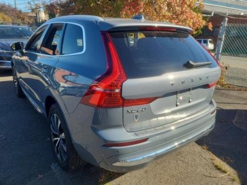 2023 Volvo XC60 B5 Plus Bright Theme