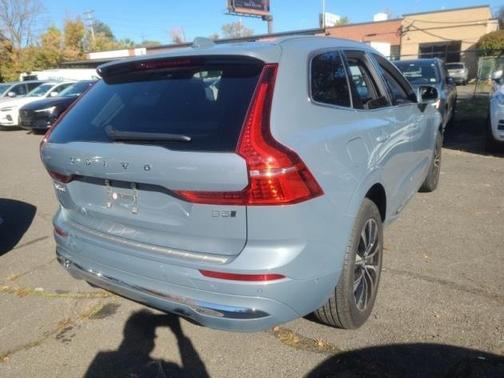 2023 Volvo XC60 B5 Plus Bright Theme