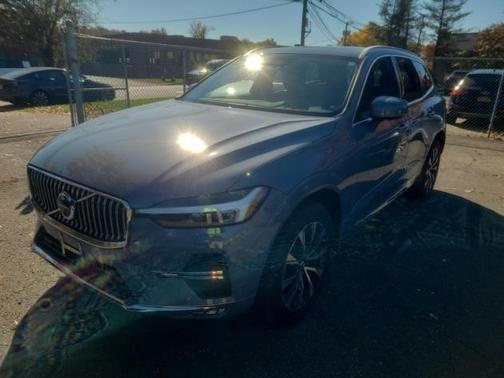 2023 Volvo XC60 B5 Plus Bright Theme