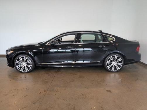 2023 Volvo S90 B6 Plus
