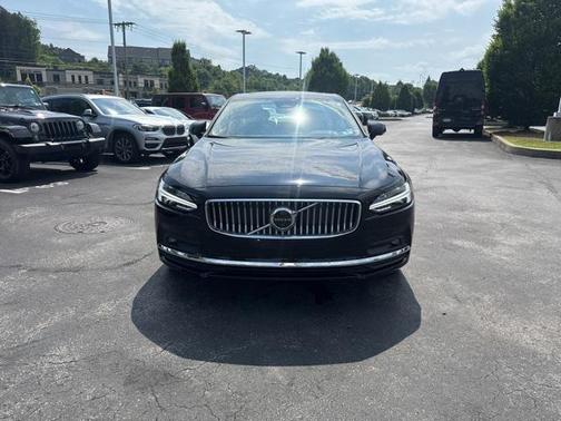 2023 Volvo S90 B6 Plus