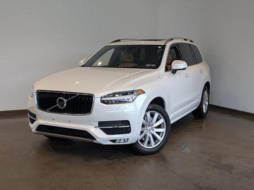 2016 Volvo XC90 T6 Momentum