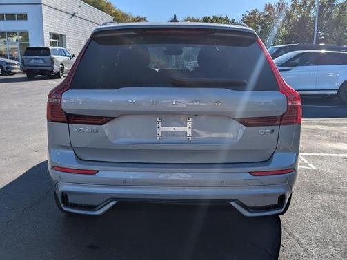 2025 Volvo XC60 B5 Plus