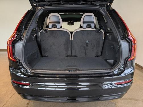 2026 Volvo XC90 B6 Ultra Dark Theme 6-Seater