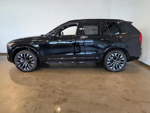 2026 Volvo XC90 B6 Ultra Dark Theme 6-Seater
