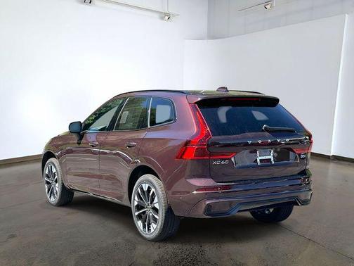 Mulberry Metallic 2026 Volvo XC60 B5 Plus