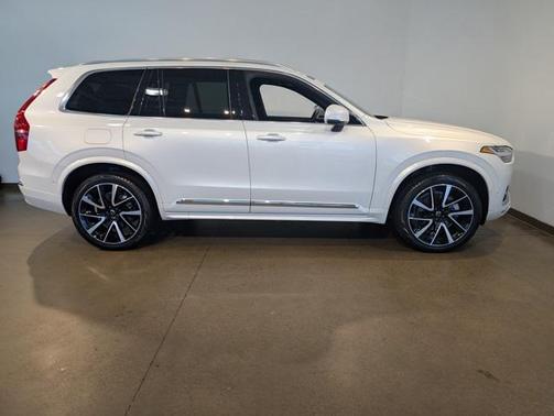 2023 Volvo XC90 B6 Plus 7-Seater