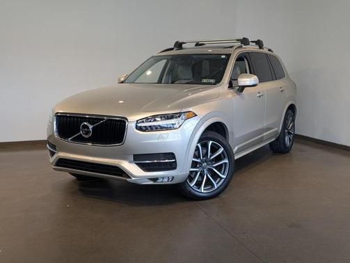 2017 Volvo XC90 T6 Momentum