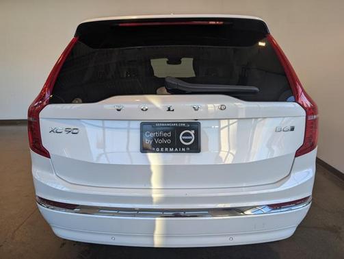 2024 Volvo XC90 B6 Plus Bright Theme 6-Seater