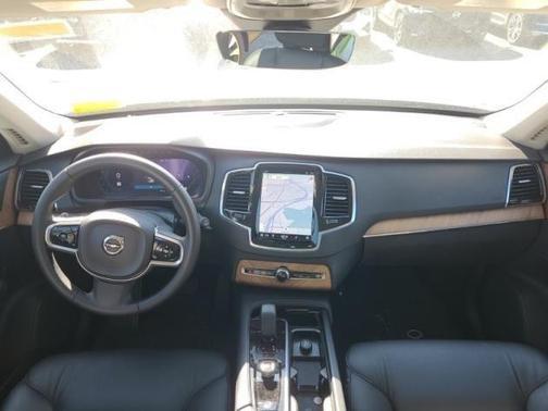 2024 Volvo XC90 B6 Plus Bright Theme 6-Seater