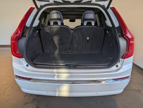 2024 Volvo XC90 B6 Plus Bright Theme 6-Seater