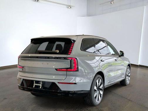 Vapour Grey Metallic 2026 Volvo EX90 Plus, Twin Motor, Fully electric, 7 Seats